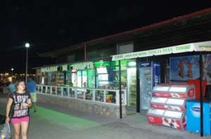 Inchiriez spatii comerciale costinesti