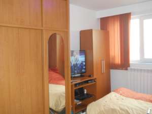 proprietar inchiriez apartament 2 camere decomandat