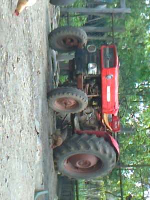 Tractor Massey Ferguson 45 CP,  impreuna cu mai multe utilaje