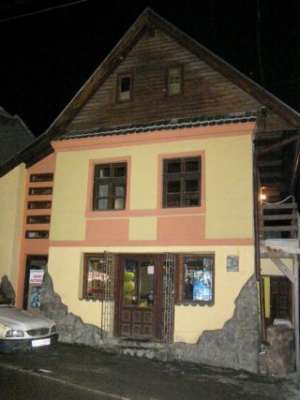 Vand casa ultracentral oras Zarnesti jud Brasov