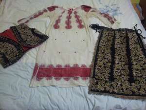 Costum popular dama foarte vechi lucrat manual