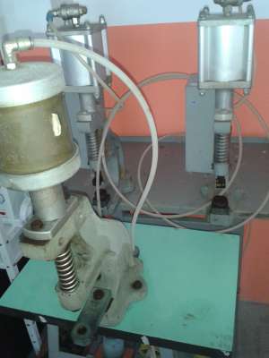 Masini de batut capse