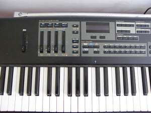 Sintetizator - Pian Kurzweil PC2X