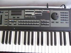 Sintetizator - Pian Kurzweil PC2X
