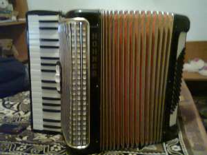 Vand Acordeon Hohner Concerto II 72 de basi