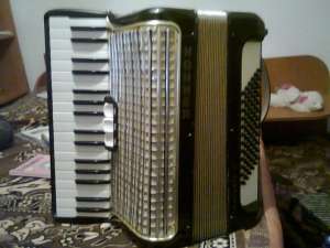 Vand Acordeon Hohner Concerto II 72 de basi