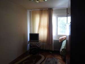 Vand 3 camere Berceni
