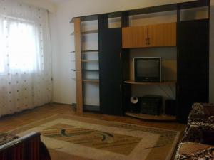 Particular inchiriez apartament 2 camere