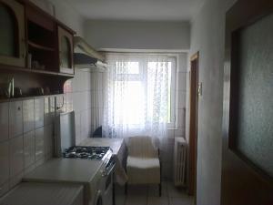 Particular inchiriez apartament 2 camere