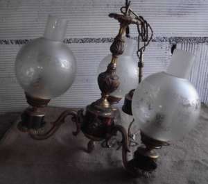 3 LUSTRE EMPIRE