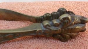 Cleste bronz masiv de spart nuci