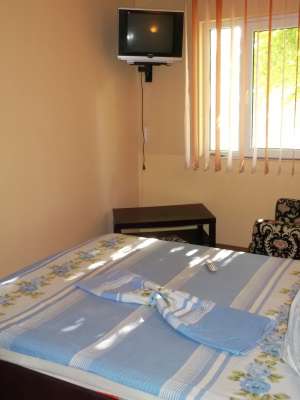 Inchiriez apartament de sezon