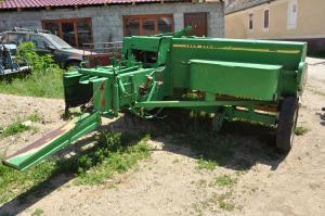 2 prese de balotat  John Deer
