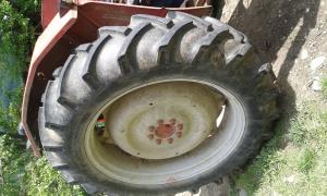 Schimb cauciucuri 13.6-38 cu 16.9-30