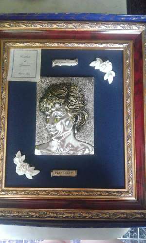 Vand tablou din argint