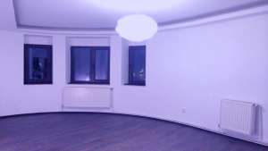 Apartament 5 camere de inchiriat in zona Universitate