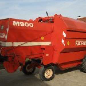 combine treierat DEUTZ FAHR M900