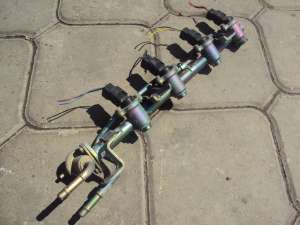 Rampa injectoare Nissan Almera 1.4b 1996
