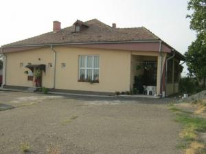 IMOBIL IN COMUNA COTESTI