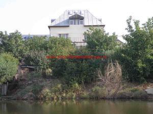 Vila Pipera lac