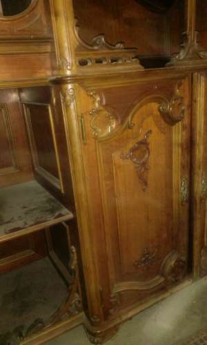 Vand Mobilier vechi de 100 ani