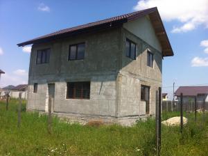 Casa com Berceni