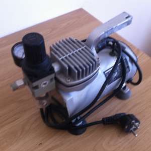 Set NOUNOUT de Aerograf, compresor, vopsele si curatator