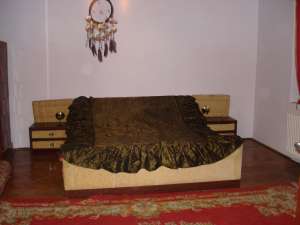 Inchiriez casa in regim hotelier