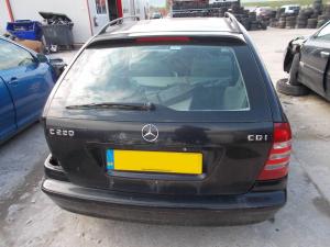 Dezmembrez MERCEDES C220