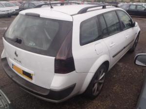 dezmembrez renault megane