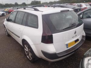 dezmembrez renault megane