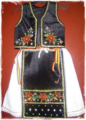 Costum popular de fetite