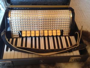 Acordeon HOHNER VERDI II M IMPECABIL!!!