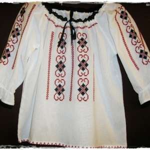 Costum popular de fetite 60 euro